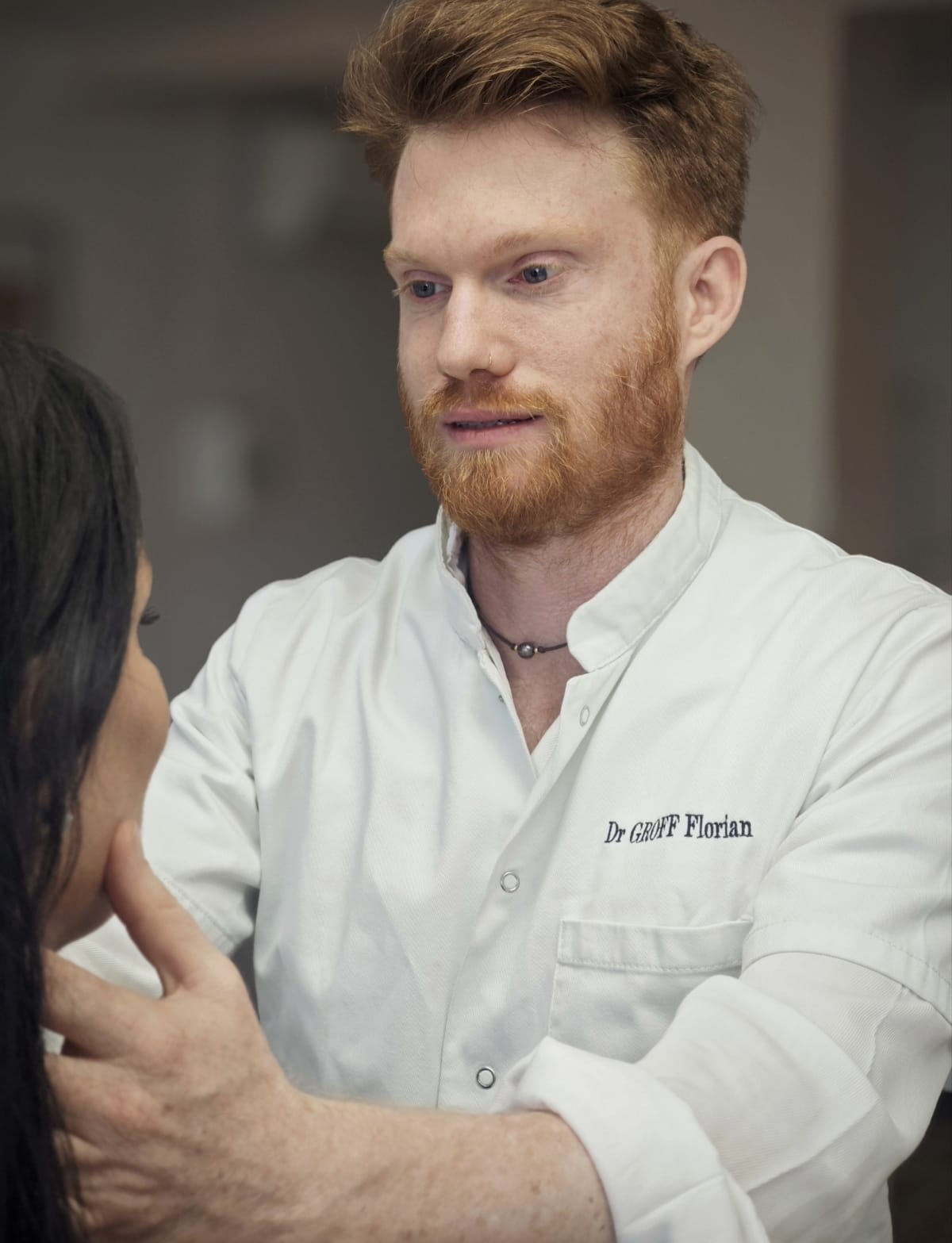 Portrait du Dr Florian Groff, médecin esthétique